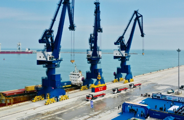 干散貨船運(yùn)運(yùn)費(fèi)作為全球經(jīng)濟(jì)重要晴雨表，其背后蘊(yùn)含復(fù)雜的市場動(dòng)態(tài)